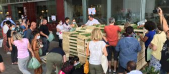 André Roibet offre 2 tonnes de haricots pour saluer l’arrivée des Verts à Lyon